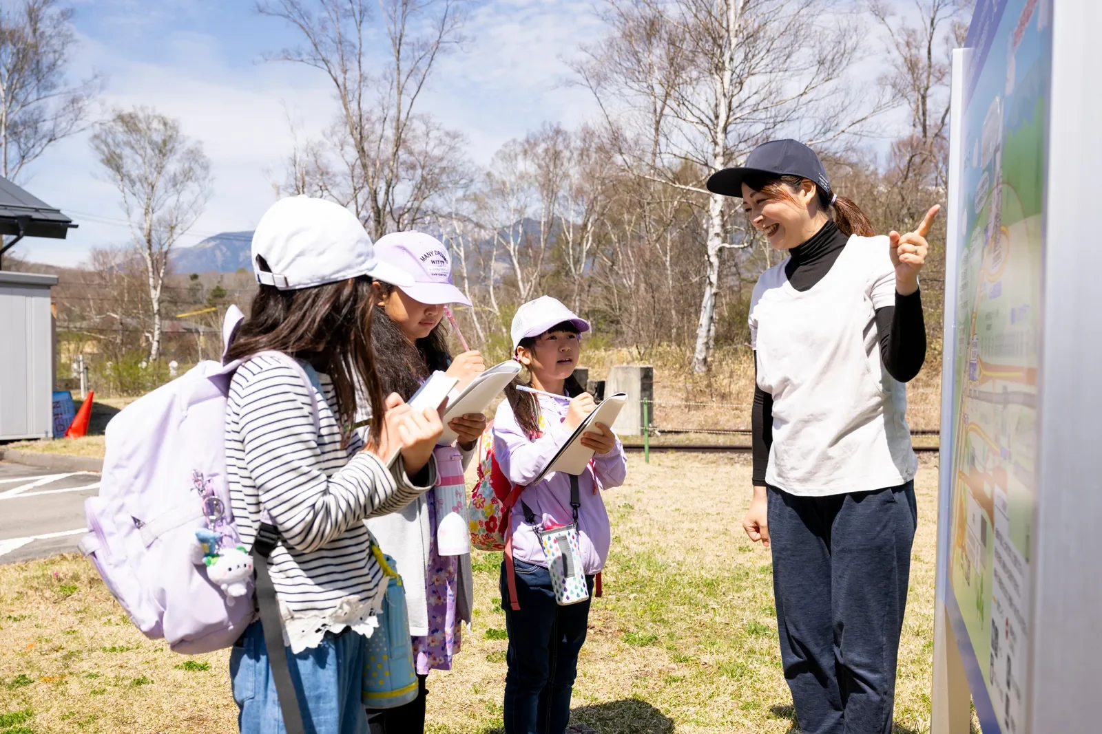 産地で地域のことを学ぶ子どもたち